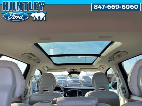 Used 2022 Volvo XC90 T6 Momentum w/ Advanced Package image 13