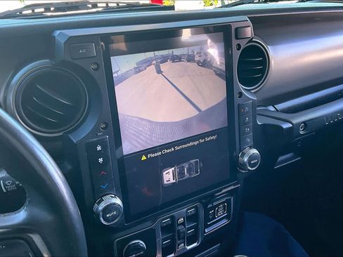 Used 2018 Jeep Wrangler Unlimited Sport S image 26