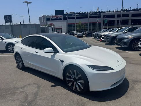 Used 2024 Tesla Model 3 Standard Range RWD image 2