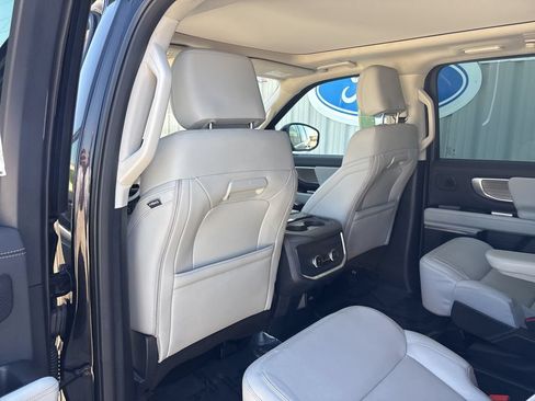 Used 2025 Ford Expedition Max Platinum w/ Driver's Package AWD/4WD image 29