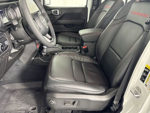 Used 2025 Jeep Wrangler Unlimited Rubicon image 7