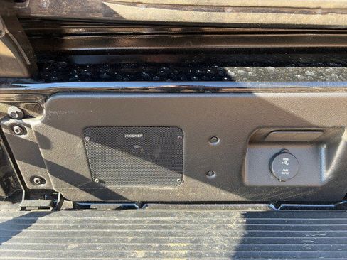 Used 2021 Chevrolet Silverado 1500 LTZ w/ LTZ Premium Package image 45