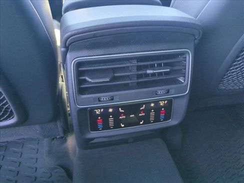 Used 2021 Audi Q7 3.0T Prestige image 18