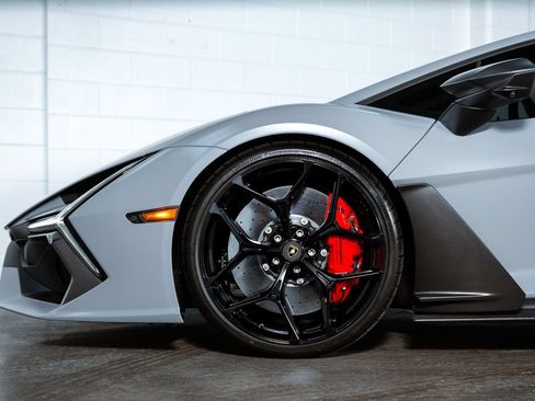 Used 2024 Lamborghini Revuelto AWD/4WD image 21
