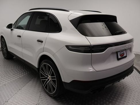 Certified 2023 Porsche Cayenne S AWD/4WD image 11