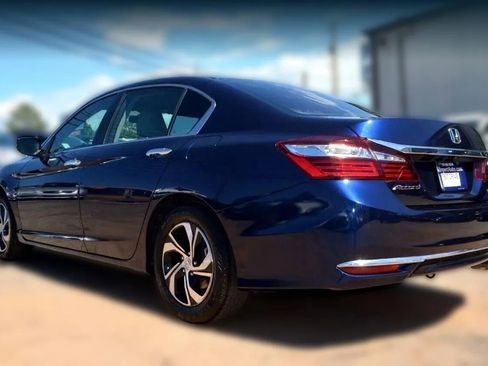 Used 2017 Honda Accord LX image 4
