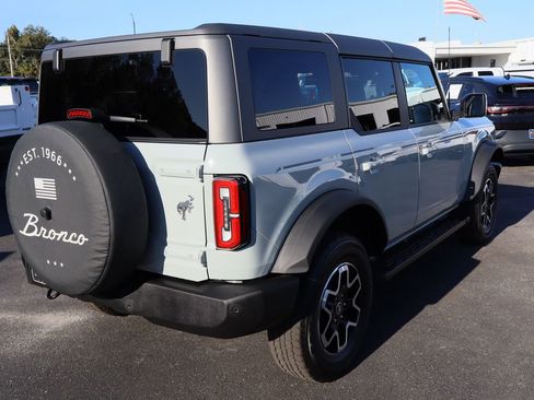 Used 2024 Ford Bronco Outer Banks image 8