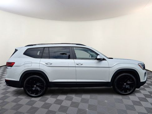 Used 2026 Volkswagen Atlas SE AWD/4WD image 8
