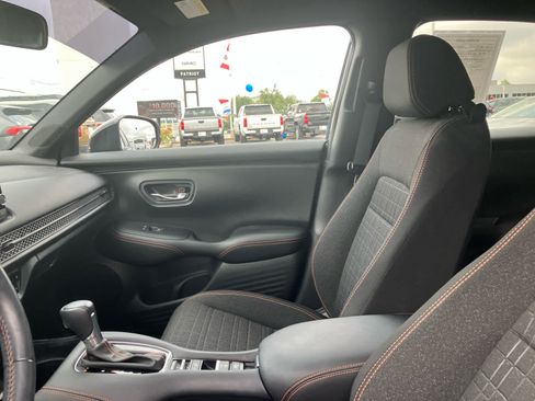 Used 2024 Honda HR-V Sport image 10
