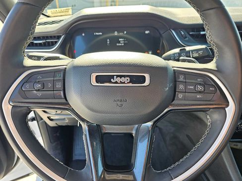 Used 2023 Jeep Grand Cherokee Altitude AWD/4WD image 22
