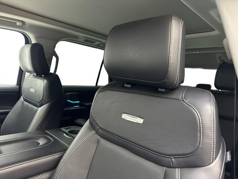 Used 2025 Ford Expedition Platinum AWD/4WD image 27