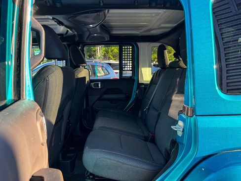 Used 2024 Jeep Wrangler Unlimited Sahara AWD/4WD image 22