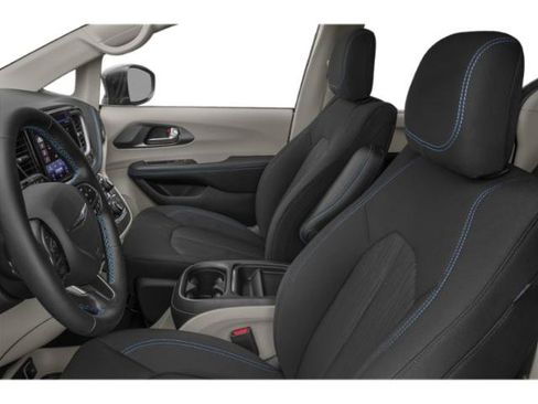 Certified 2023 Chrysler Pacifica Touring-L AWD/4WD image 9