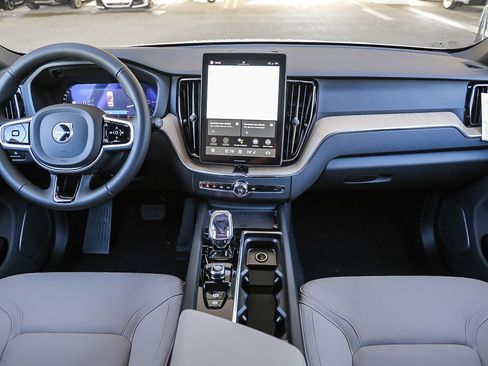 New 2026 Volvo XC60 T8 Plus w/ Protection Package Premier AWD/4WD image 12