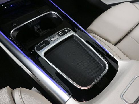 Used 2025 Mercedes-Benz GLA 250 image 16