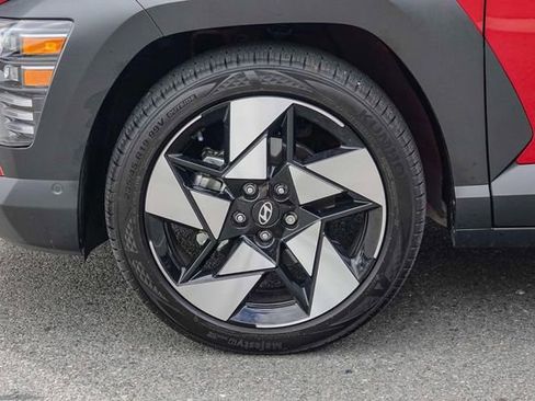 Certified 2025 Hyundai Kona Limited FWD image 11