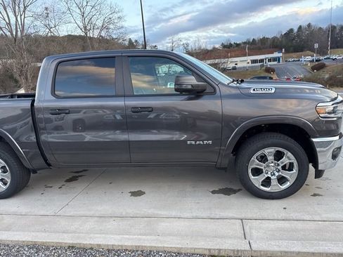 New 2026 RAM 1500 4x4 Crew Cab image 3