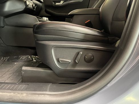 Used 2025 Ford Escape ST-Line w/ Equipment Group 301A image 17