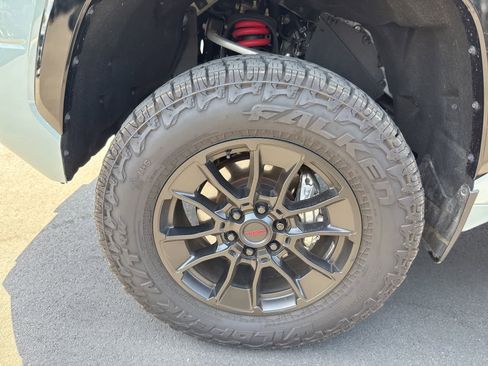 Used 2025 Toyota Tundra Platinum w/ TRD Off-Road Package AWD/4WD image 23
