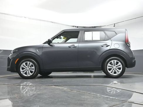 Used 2025 Kia Soul LX FWD image 35