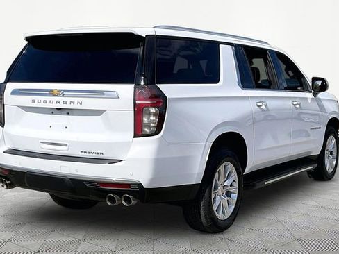 Used 2024 Chevrolet Suburban Premier AWD/4WD image 5