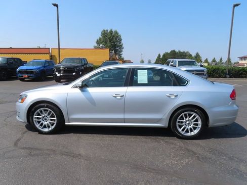 Used 2015 Volkswagen Passat 1.8T Limited Edition FWD image 4