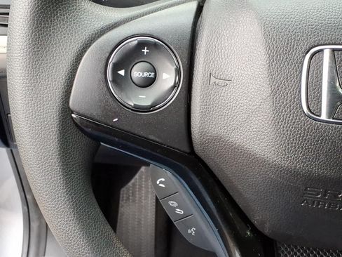 Used 2022 Honda HR-V LX image 18