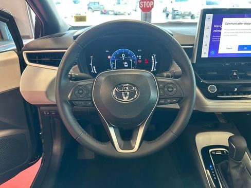 Used 2025 Toyota Corolla SE w/ SE Premium Package FWD image 18