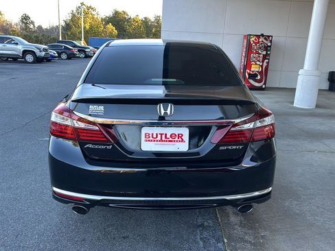 Used 2017 Honda Accord Sport image 4