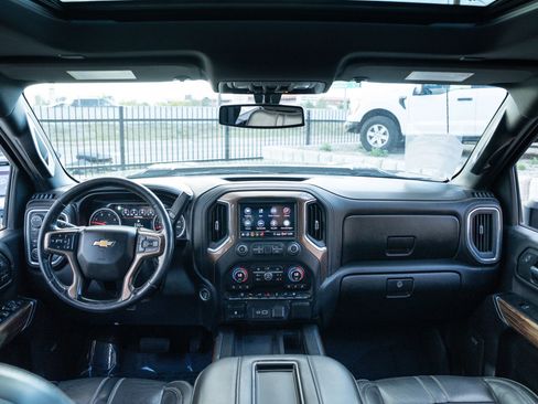 Used 2020 Chevrolet Silverado 2500 High Country w/ Gooseneck/5TH Wheel Package AWD/4WD image 19