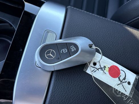 Used 2025 Mercedes-Benz GLC 300 w/ AMG Line image 19