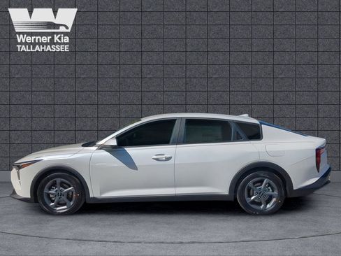 New 2025 Kia K4 LXS image 8