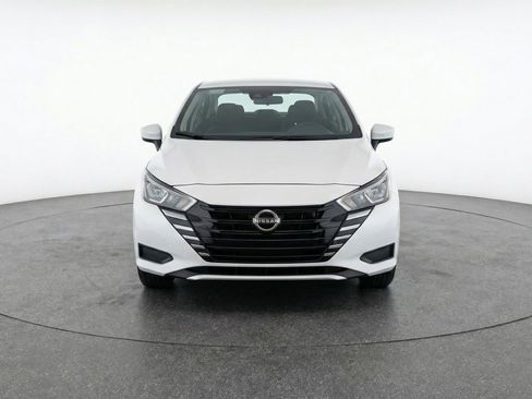 Used 2025 Nissan Versa SV FWD image 2