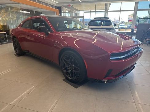 Used 2024 Dodge Charger Daytona R/T w/ Plus Group AWD/4WD image 3