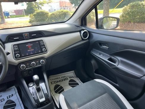 Used 2020 Nissan Versa SV FWD image 27