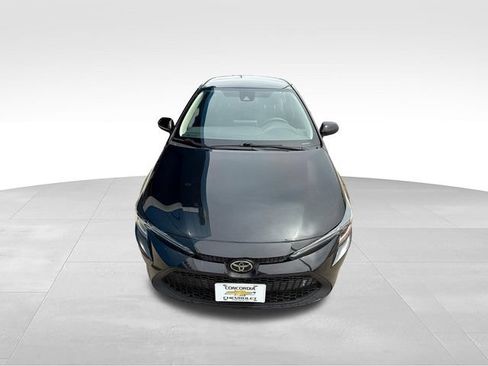 Used 2020 Toyota Corolla LE FWD image 3