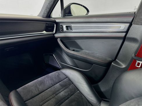 Used 2020 Porsche Panamera GTS image 25