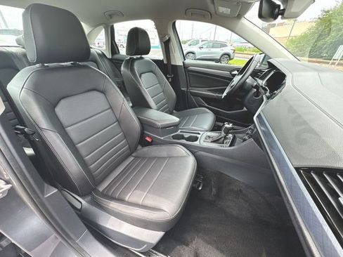 Used 2024 Volkswagen Jetta SE FWD image 26