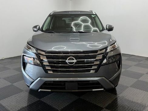 Used 2024 Nissan Rogue SL w/ SL Premium Package AWD/4WD image 4