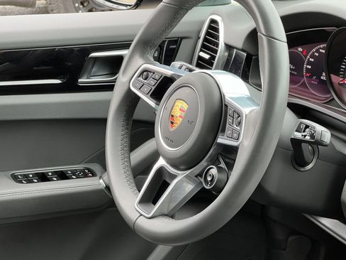 Certified 2023 Porsche Cayenne AWD/4WD image 42