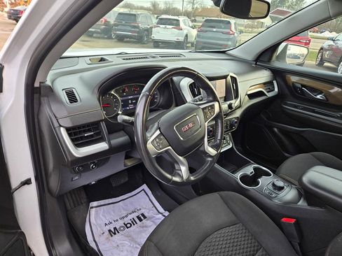 Used 2020 GMC Terrain SLE w/ Driver Convenience Package image 2
