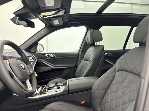 New 2026 BMW X5 xDrive50e w/ Climate Comfort Package AWD/4WD image 24