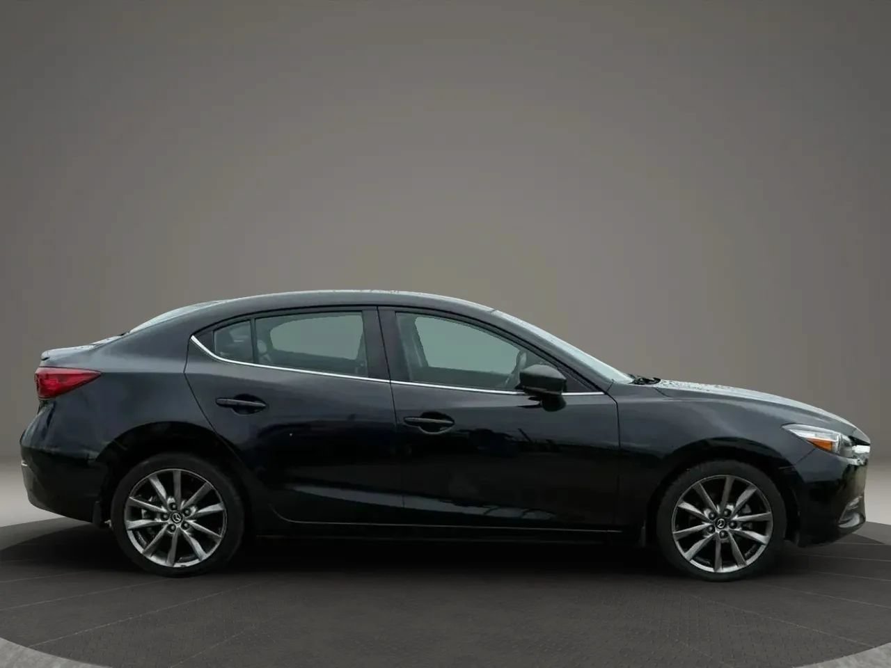 Used 2018 MAZDA MAZDA3 Touring FWD image 6
