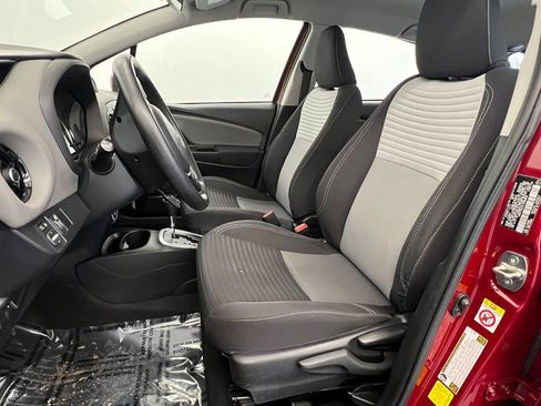 Used 2018 Toyota Yaris LE image 8