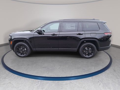 New 2026 Jeep Grand Cherokee L 4WD image 8