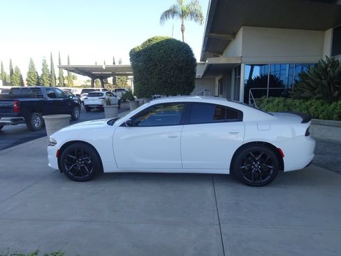Used 2021 Dodge Charger SXT w/ Blacktop Package RWD image 4