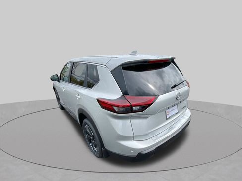 Used 2024 Nissan Rogue SV AWD/4WD image 34