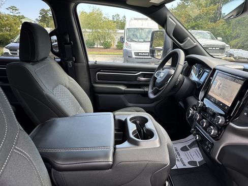 Used 2025 RAM 1500 Big Horn AWD/4WD image 20