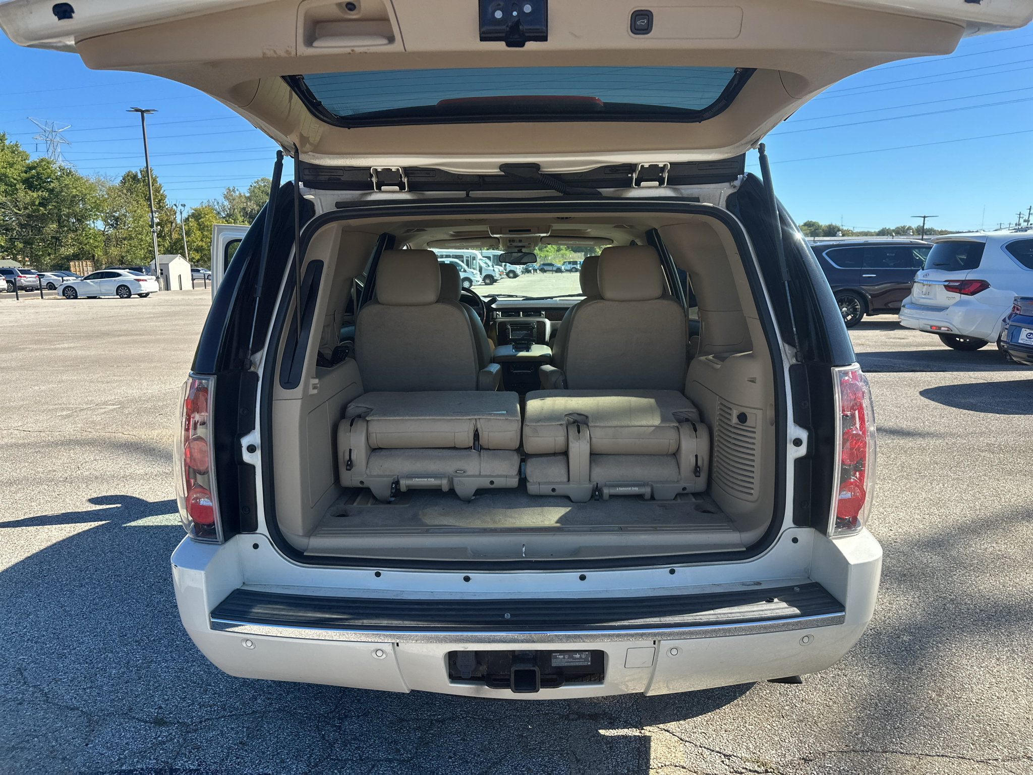 Used 2014 GMC Yukon Denali RWD image 26