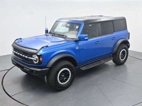 Used 2024 Ford Bronco Outer Banks w/ Sasquatch Package AWD/4WD image 26